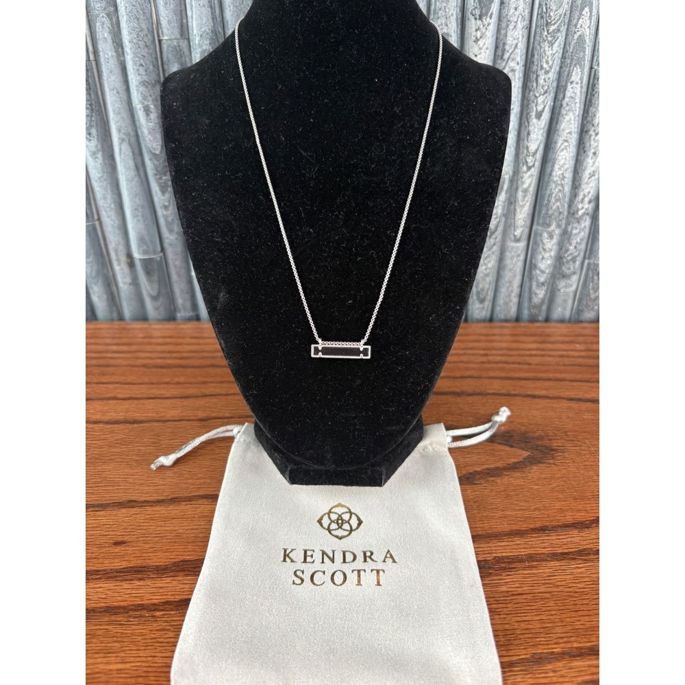 Kendra Scott Silver Tone Horizontal Bar Pendant Necklace Black Stone Inlay